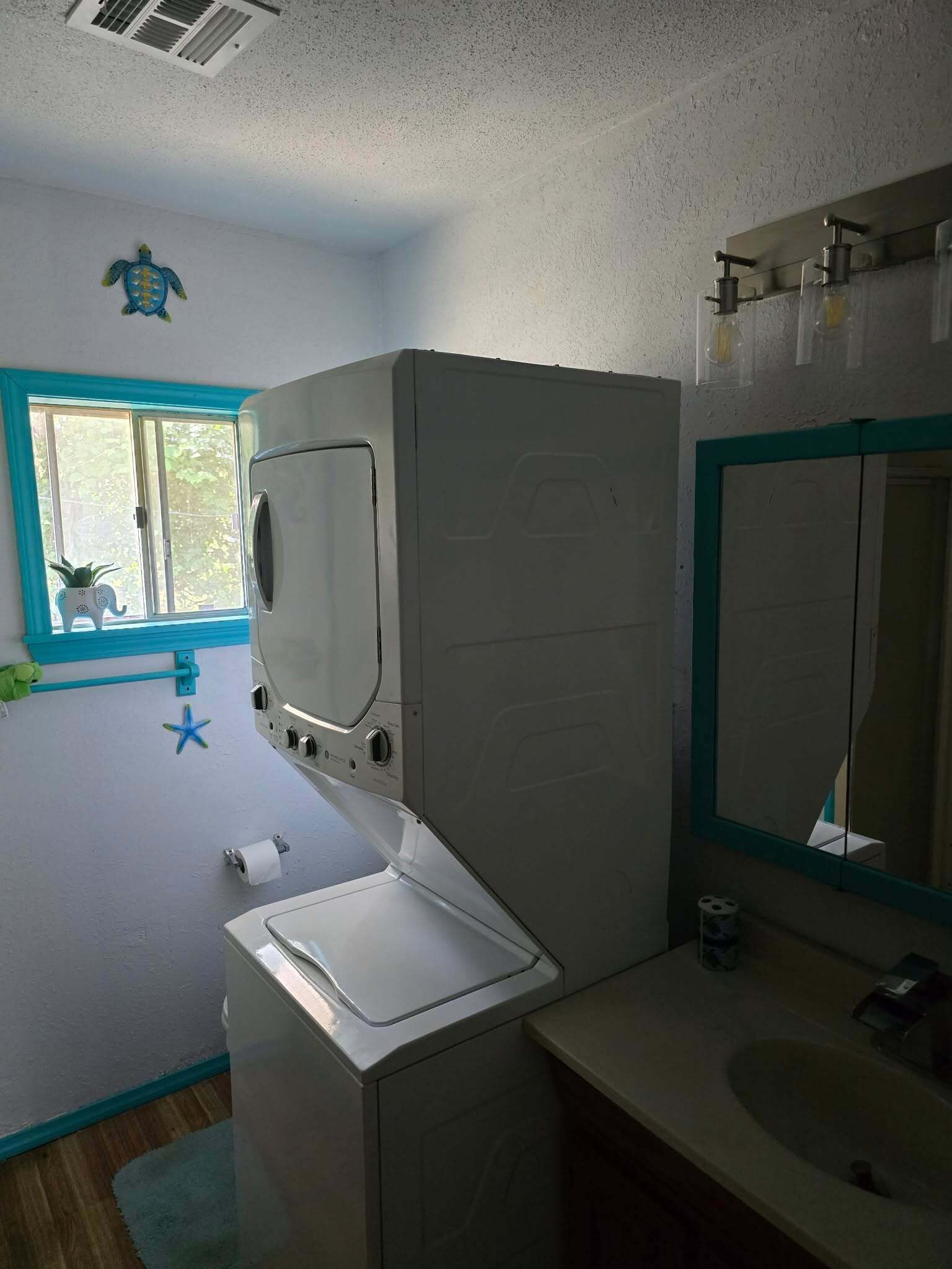 Dusche, Bidet, Handtücher, Seife