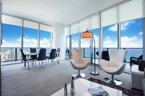 Living area - Lyfe Resort & Residences (Hollywood)