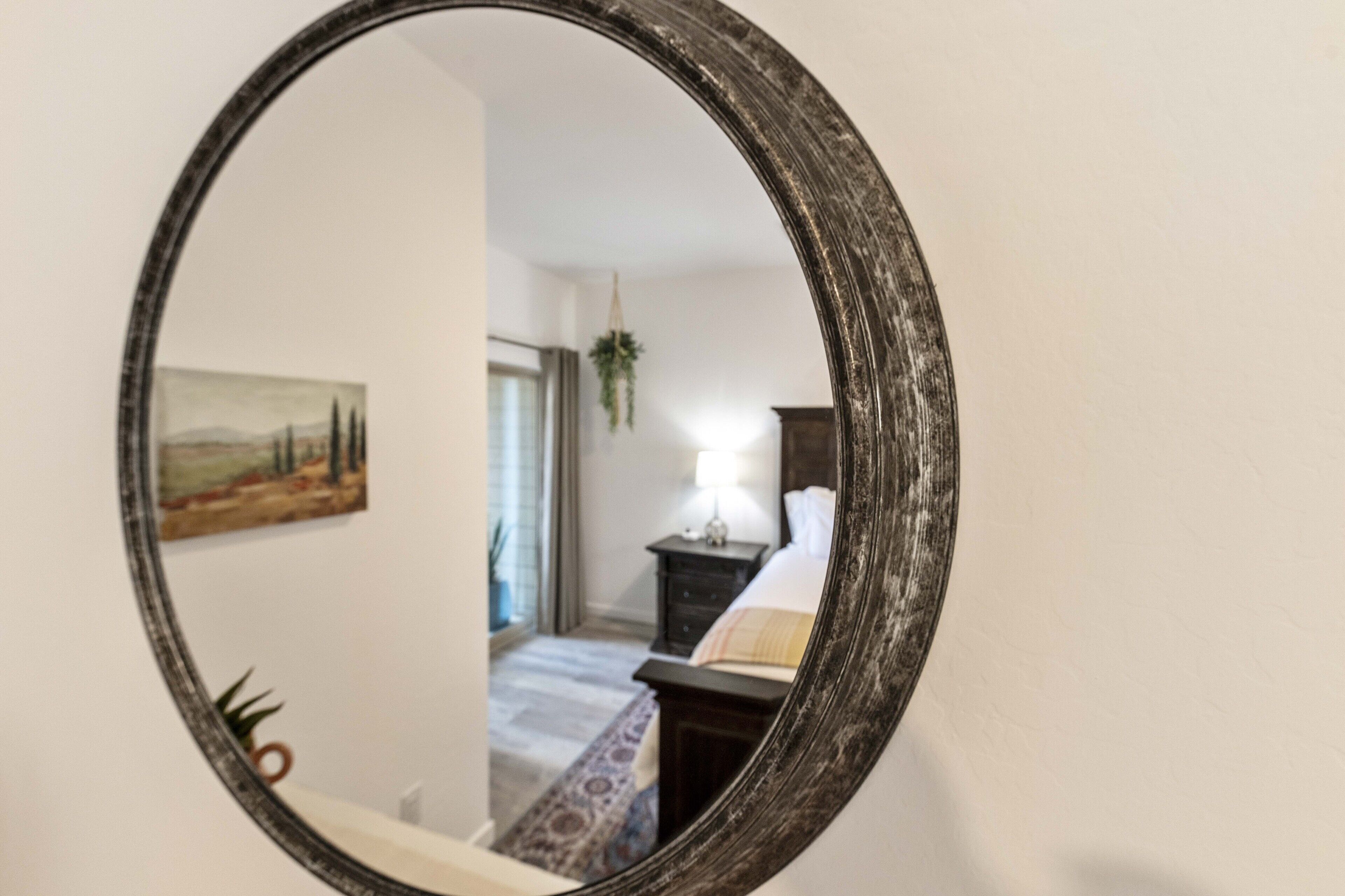 2 slaapkamers, een strijkplank/strijkijzer, gratis wifi, beddengoed