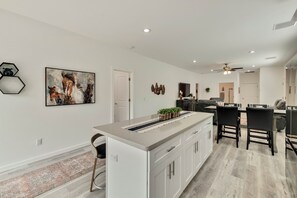 Dining - NEW LISTING SALE: Peaceful 2BD/2.5BA Townhome w/ Forest Setting, Patio, & Garage (Payson)