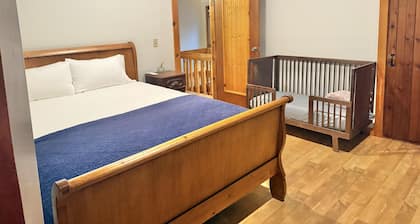 Beautiful Catskills Farmhouse 12 Mins to Hunter & Windham
