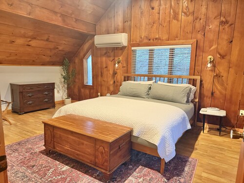 Beautiful Catskills Farmhouse 12 Mins to Hunter & Windham