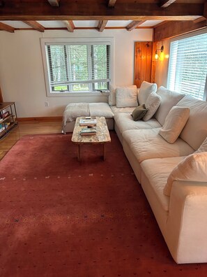 Living area - Beautiful Catskills Farmhouse 12 Mins to Hunter & Windham (Prattsville)