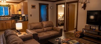 Chaming 2BR Retreat - Hidden Valley House