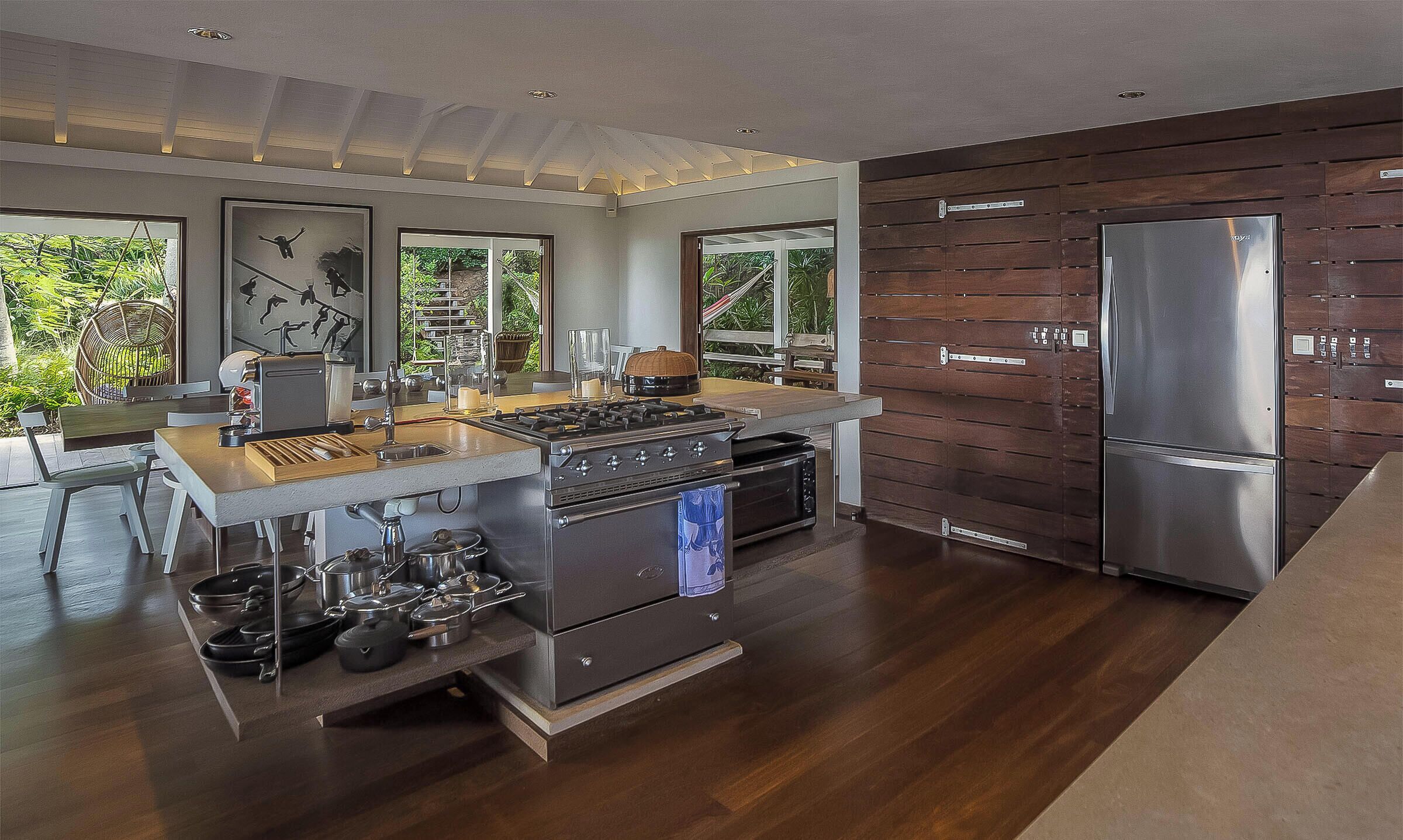 Coffee/tea maker, fridge, microwave, dishwasher