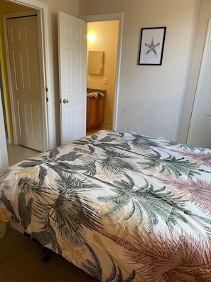 3 chambres, fer et planche à repasser, Wi-Fi gratuit, draps fournis