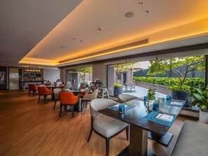 Dining - Methvanont Manor (Bangkok)