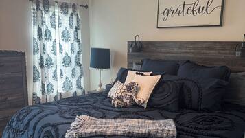 3 bedrooms, WiFi (free), bed sheets