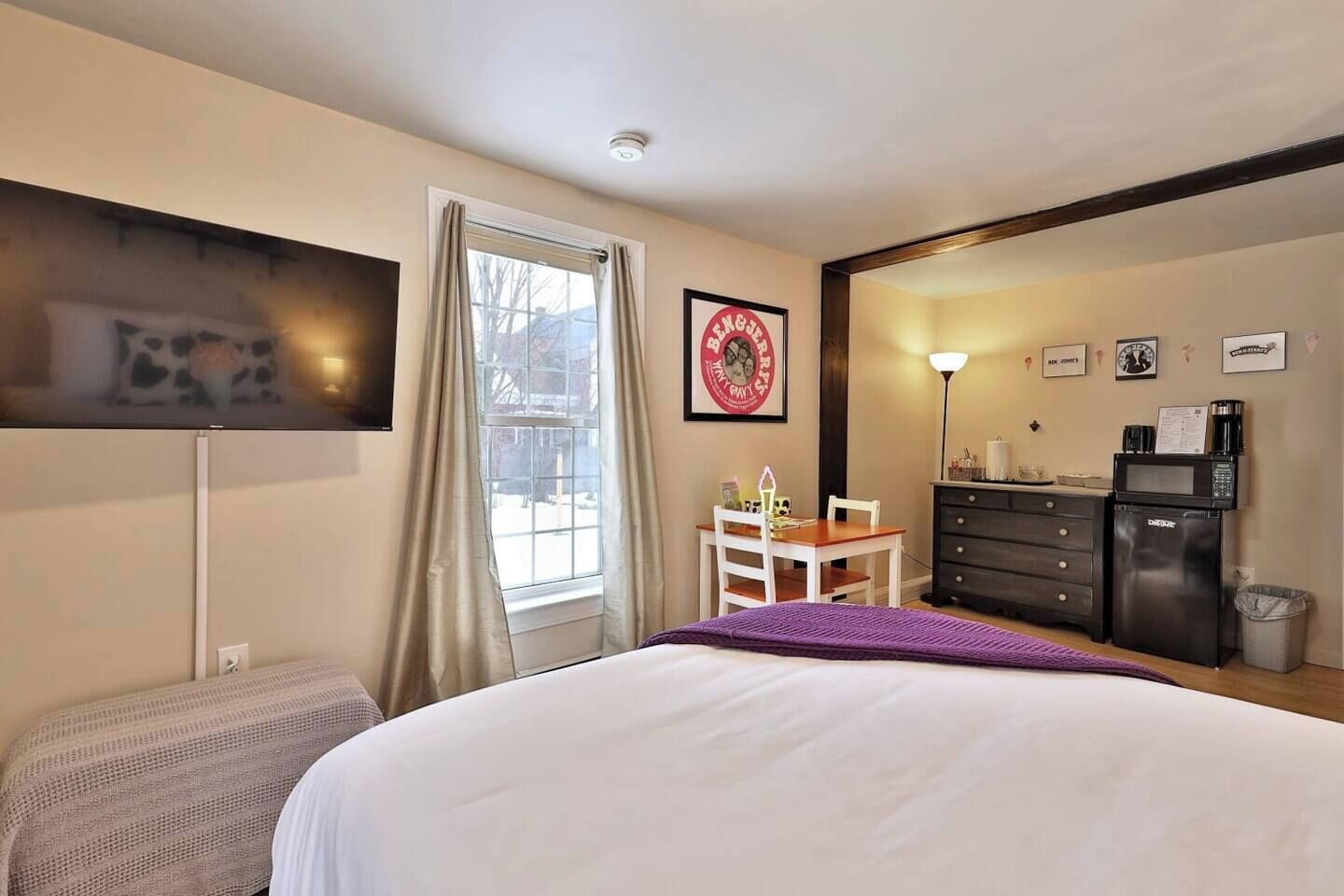 1 bedroom, desk, iron/ironing board, WiFi