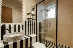 Bathroom - Family & Friends Rooftop apartament - Jacuzzi-Prime Cancun Location (Cancún)