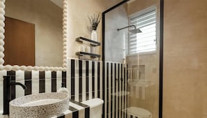 Bathroom - Family & Friends Rooftop apartament - Jacuzzi-Prime Cancun Location (Cancún)