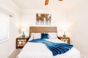 Iron/ironing board, WiFi, bed sheets - 3-bedroom house @ RED ROCK HAVEN - Walkable access to hiking (Sedona)