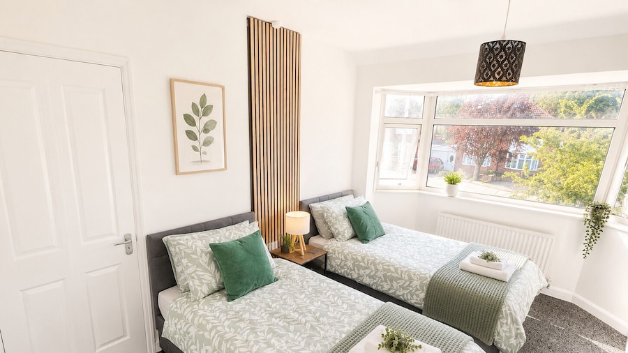 Stylish 3BR Home Near Nec, Bhx, HS2 & JLR