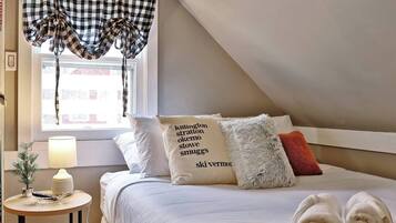 1 bedroom, desk, iron/ironing board, WiFi