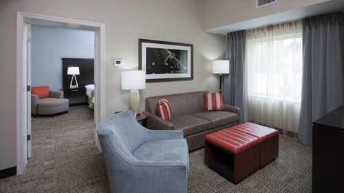 ADA 1BR Suite w/ Roll-In Shower | Free Breakfast
