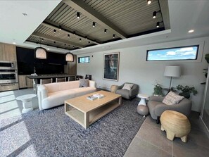 TV - Mira | Lakeside Serenity • Pool, Sauna & Gym (Kelowna)