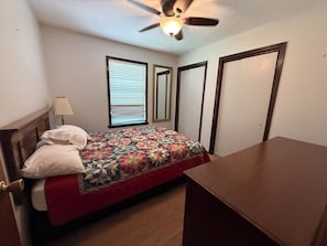 Room - Welcome to The Lodge House, a three-bedroom, two-bath retreat made for gathering (TAHLEQUAH)
