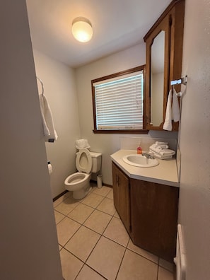 Bathroom - Welcome to The Lodge House, a three-bedroom, two-bath retreat made for gathering (TAHLEQUAH)