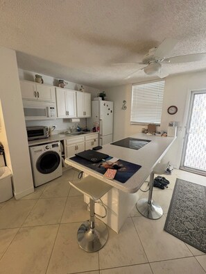 Private kitchen - Bright renovated studio steps from Bonita Beach & balcony gulf breezes all day (Bonita Springs)