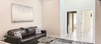 Downtown Apt w/ Balcony & Free Parking
