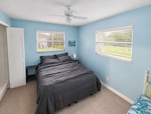 WiFi, bed sheets - Beautiful 2 bed house in superb Cape Coral Yacht club area sleeps 6 (Cape Coral)