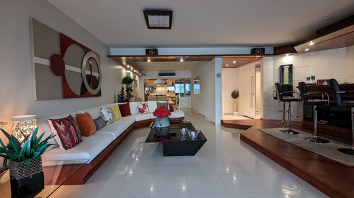 Window to the Atlantic BC | Oceanfront, 3 bedrooms and 3 garages