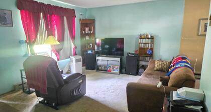 Fantastic 3-bedroom house with AC in peaceful Martinsville neighborhood
