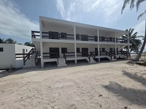 Casa Pisces - 1 Bedroom Beach Front Suites