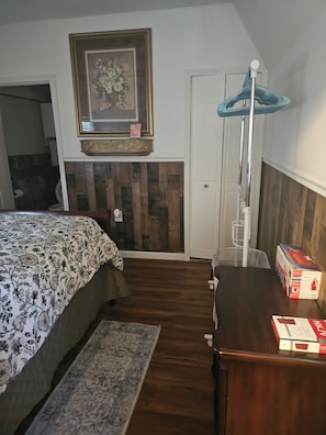 1 chambre, fer et planche à repasser, Wi-Fi, draps fournis