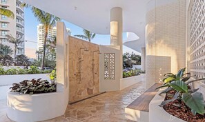 Property grounds - "MAIN VIEW" By TheGuestHouse. (Main Beach)
