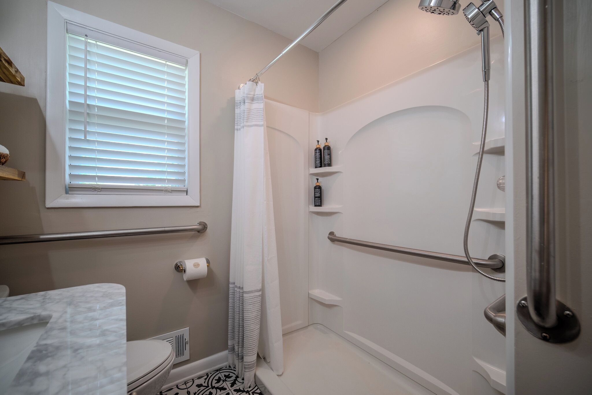 Shower, hair dryer, towels