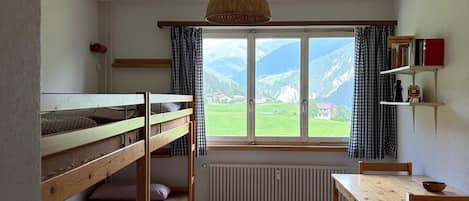 2 bedrooms, WiFi, bed sheets
