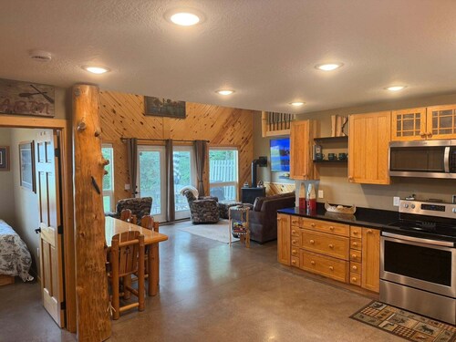 Lakefront Cabin on Little Rock Lake - Beautiful Views, Fire Pit & Family Fun