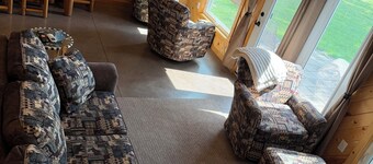 Lakefront Cabin on Little Rock Lake - Beautiful Views, Fire Pit & Family Fun