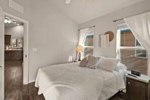 1 Schlafzimmer, Bügeleisen/Bügelbrett, Reisekinderbett, kostenloses WLAN