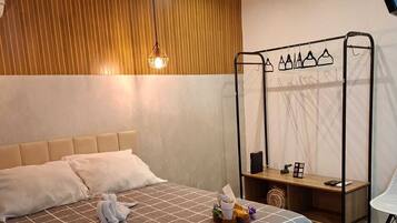 WiFi, bed sheets