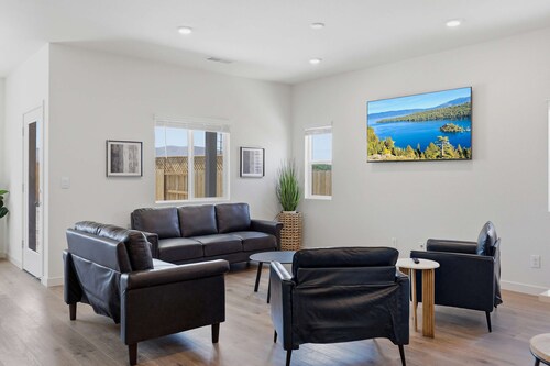 Brand New 3Bedrooms Fernley-20 Min to USA Pkwy/2Bath/Pets OK/Sleeps8