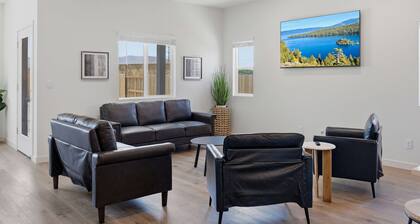 Brand New 3Bedrooms Fernley-20 Min to USA Pkwy/2Bath/Pets OK/Sleeps8