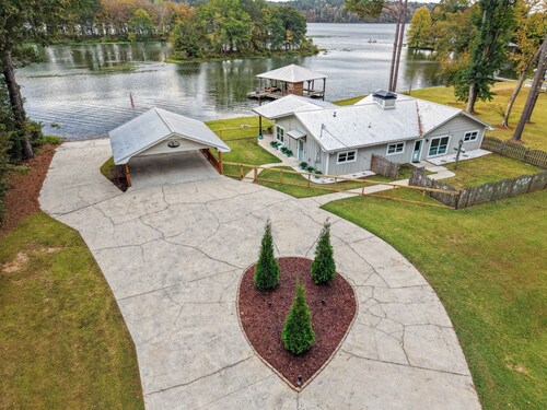 All about that Bass lake house on beautiful lay lake