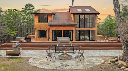 Winter Court Log Cabin by Avanstay Private Trail + Fire Pit + Basketball Court Near Camelback
