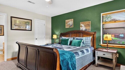 Dancing Bear by Avantstay Cozy Cabin + Jacuzzi + Decks Arcade + Mountain Views Near Park