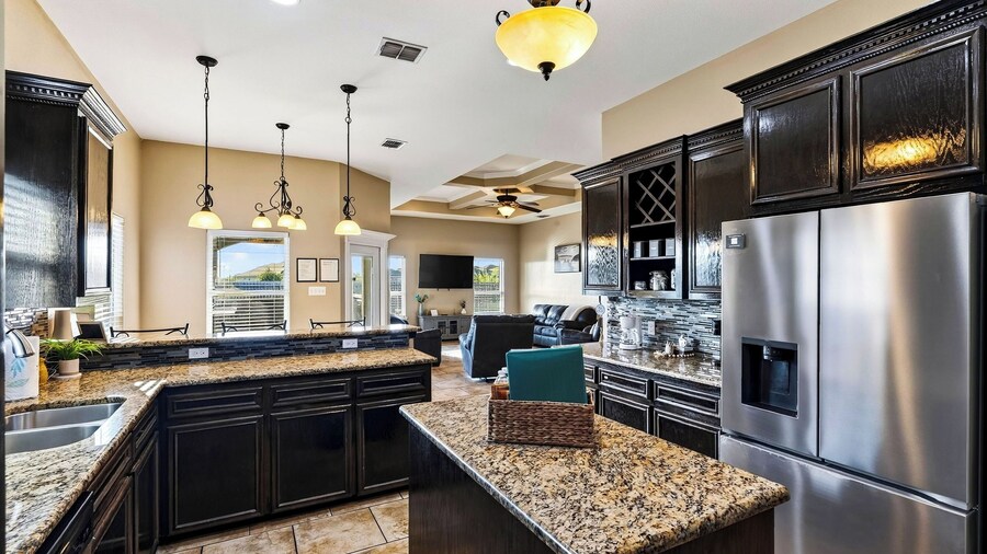Graceland by Avantstay Private Pool + Spa + Fenced Backyard Near North Padre Island
