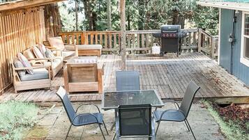 屋外ダイニングエリア
