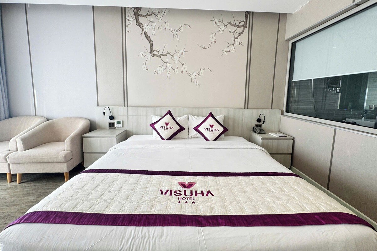 Deluxe Double Room, Balcony, City View | In-room safe, blackout curtains, soundproofing