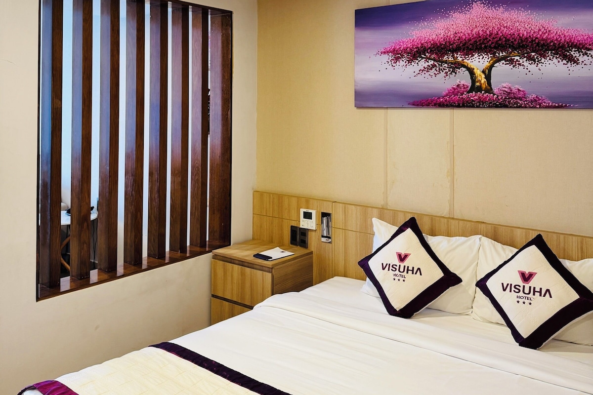 Regal Deluxe Double | In-room safe, blackout curtains, soundproofing