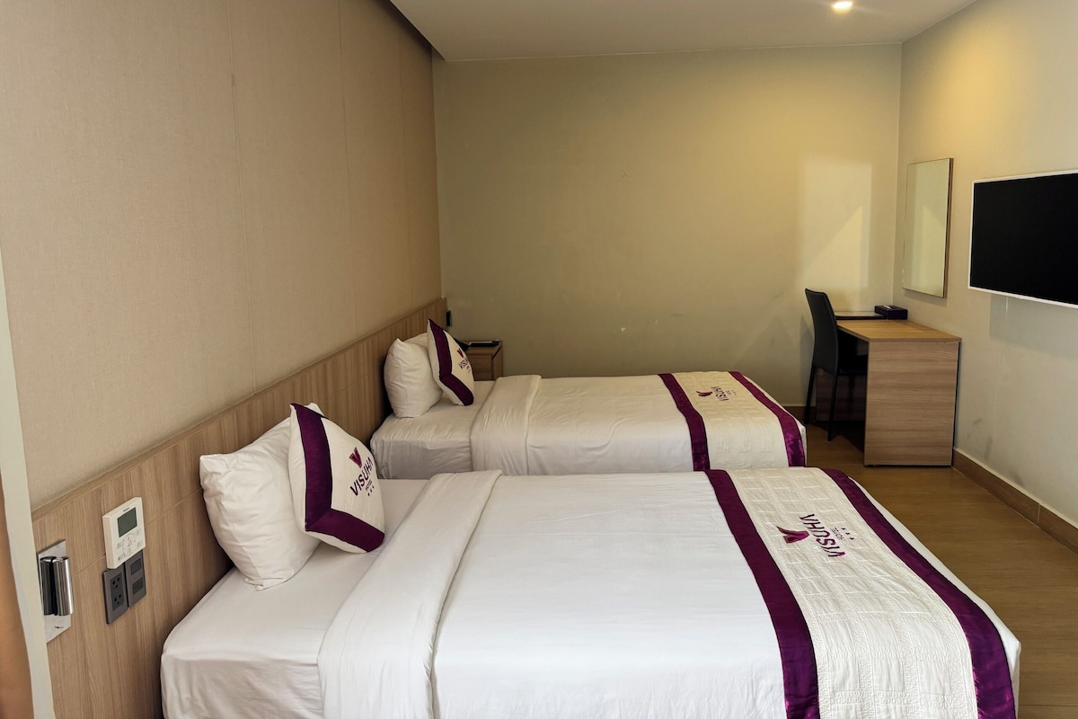 Standard Double Room Single Use | In-room safe, blackout curtains, soundproofing