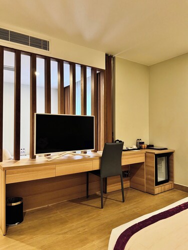VISUHA HOTEL  