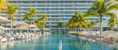 Suite, 2 Bedrooms, Balcony, Sea View | Pool