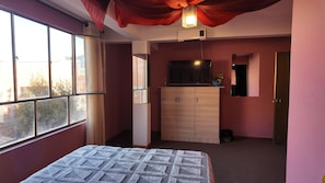 Comfort Double Room, City View | Meja, ruang kerja komputer riba, langsir/tirai gelap terus, kalis bunyi 