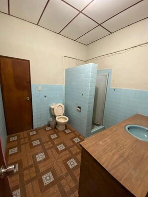 Superior Double Room | Bathroom - Hostal casa colonial (Santa Ana)